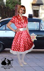 50 léta červenobíle šaty s puntíky